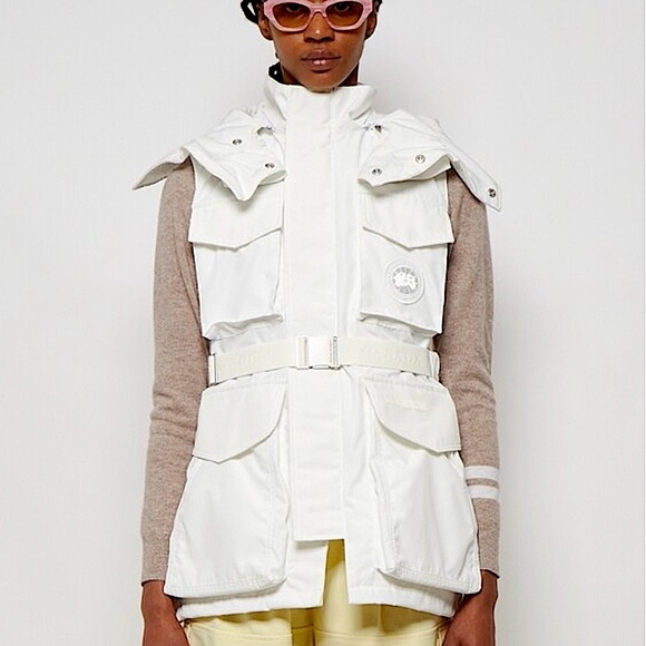 🪿🇨🇦🍁Canada Goose Belted Chaka with Hood Vest in White size Small - Picture 1 of 10